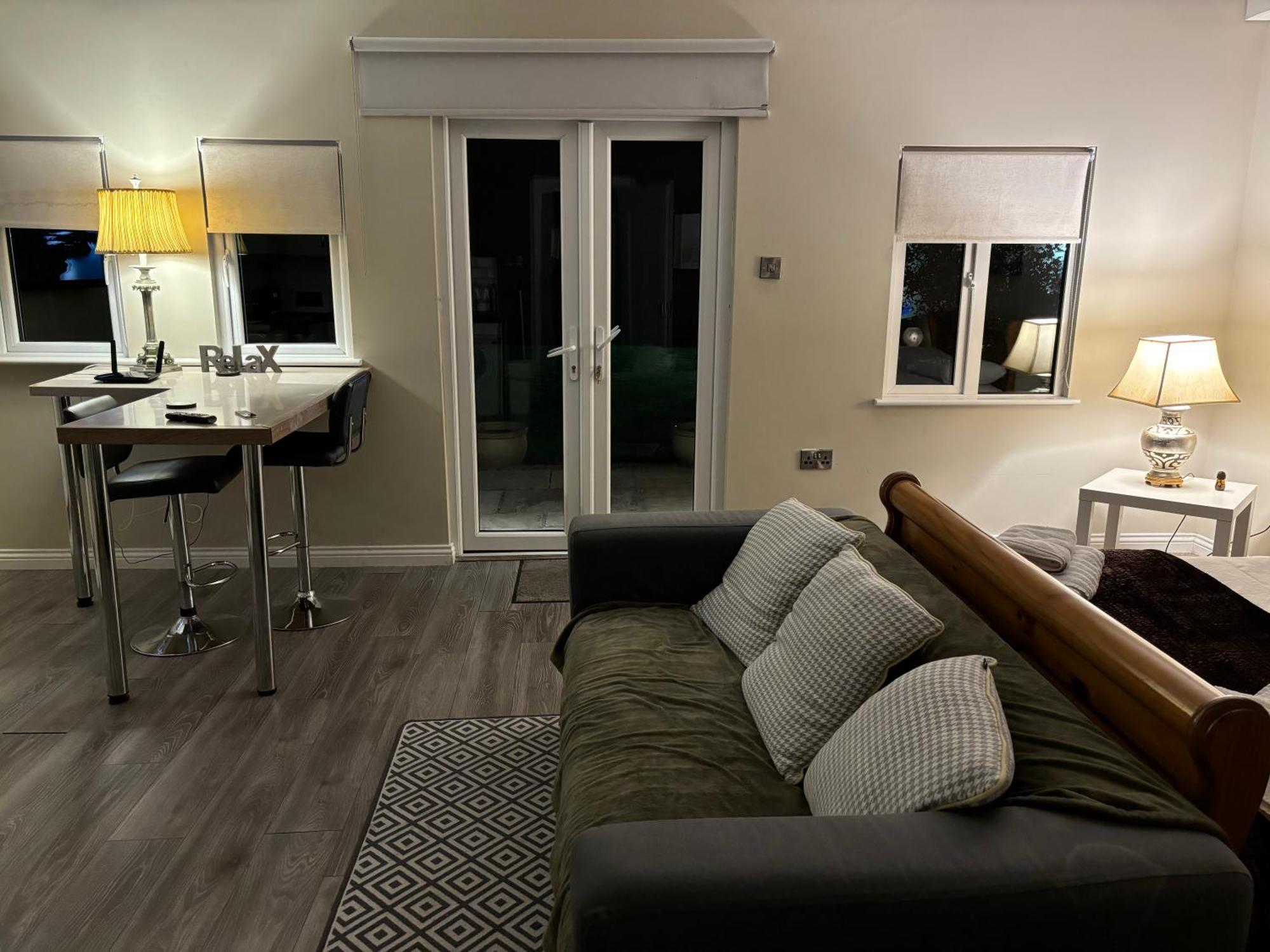 Garden Chalet Oranmore Apartment Голуей Екстериор снимка